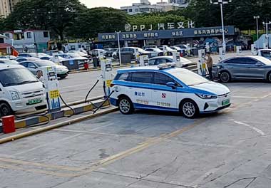 電動(dòng)汽車(chē)充電樁有幾種(圖1)
